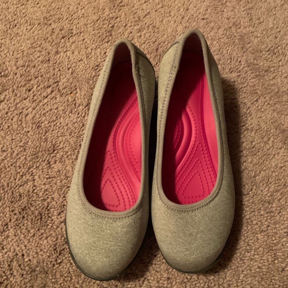 Grey wedges